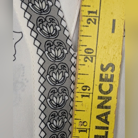 Rose + Olive 2X Boho Asymmetrical Blouse V-Neck Front & Back - Picture 9 of 11